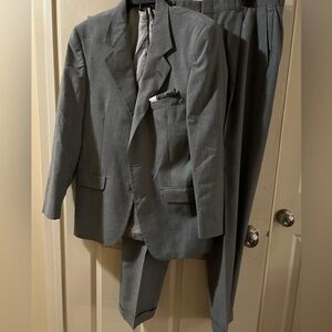 Men’s Light Gray Suit